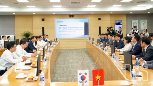 越南公安部长梁三光对三星太原公司进行工作访问