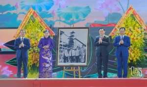 国会主席王廷惠出席胡伯伯走访太原省60周年纪念仪式