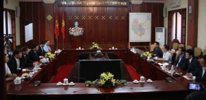 越南三星组合总经理Shim Won Hwan先生会见太原省领导